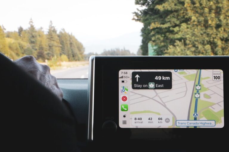 Photo car navigation comparison